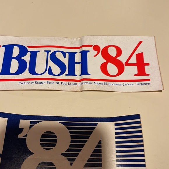 Original presidential Ronald Reagan campaign buttons and bumper stickers - Picture 7 of 8